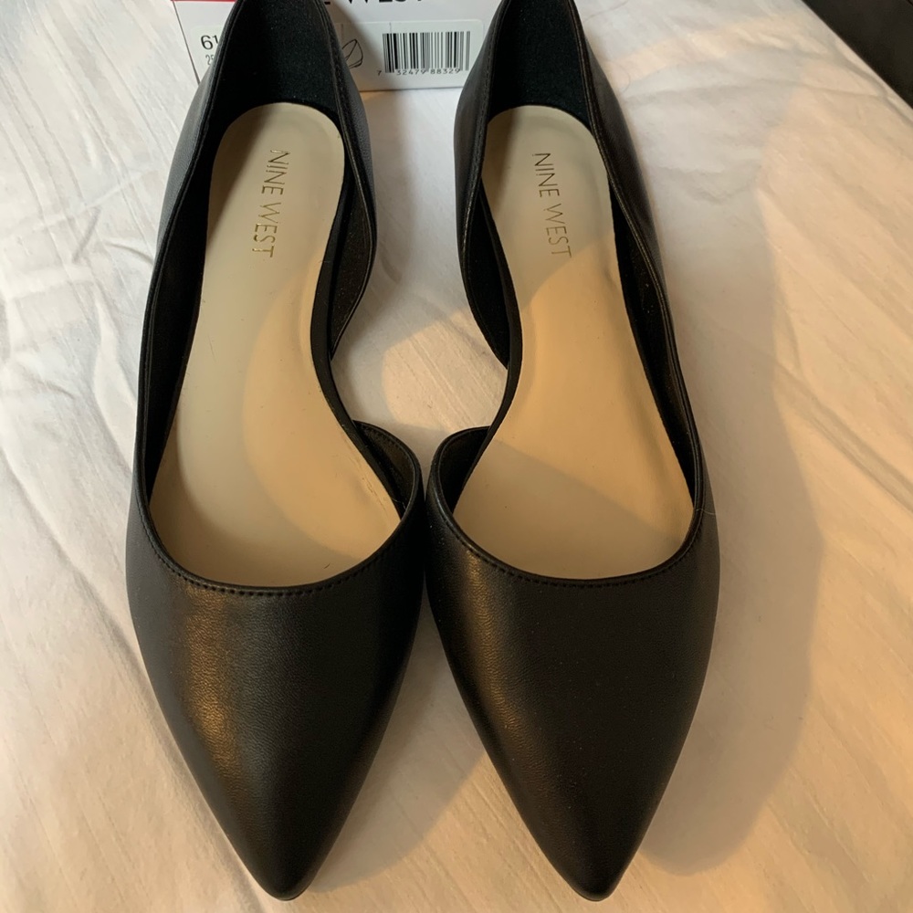 Nine West black flats- never worn
